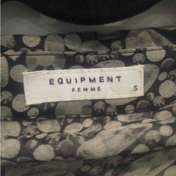 Equipment Femme Silk Button Down Blouse womens S snake Print animal Silver grey - Picture 8 of 15